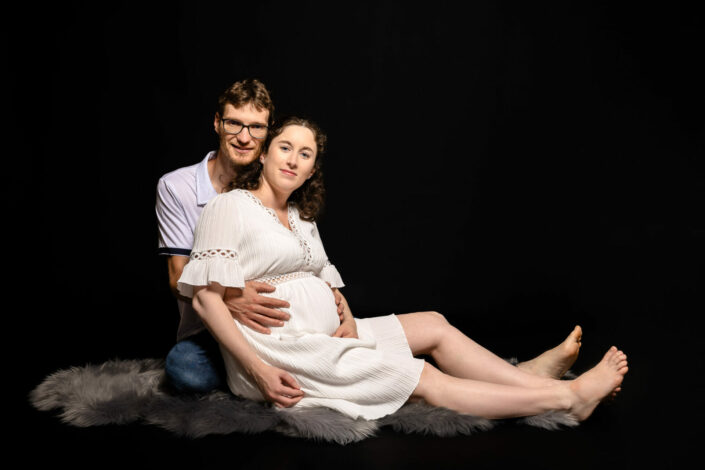 Photographe de grossesse et de naissance maternité - Haute-Savoie - Annecy - Minzier - Genève - photos en studio à Minzier près de Frangy - Val des Usses - Viry - Valleiry - Lac Léman - Thonon les bains - Evian les bains - Photographe de Haute-Savoie, Annecy Photographe maternité -