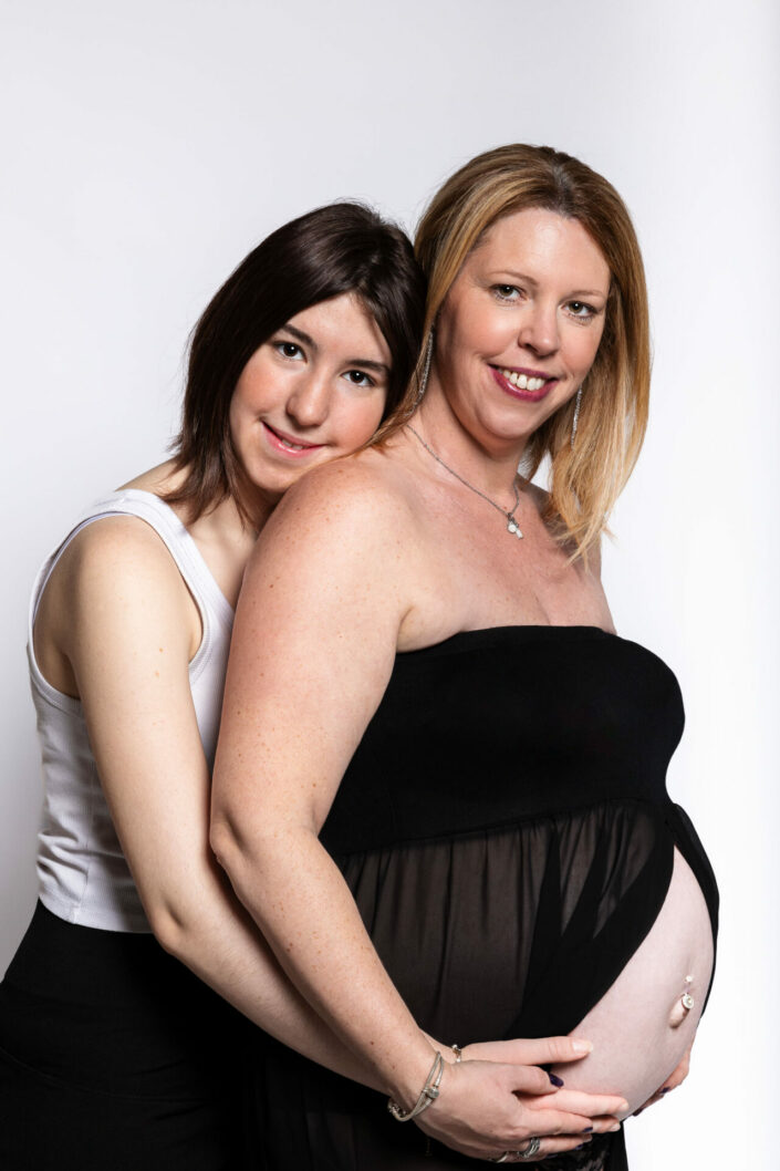 Photographe maternité grossesse - photos futures mamans et futurs parents - Haute-Savoie - Annecy - Minzier - Genève - photos en studio à Minzier près de Frangy - Val des usses - Viry - Valleiry - Lac Léman - Thonon les bains - Evian les bains - Photographe de Haute-Savoie, Annecy