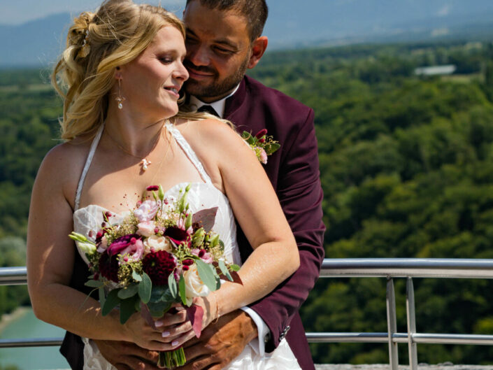 Photographe de mariage - Haute-Savoie - Annecy - Minzier - Genève - photos en extérieur Minzier - Frangy - Val des usses - Viry - Valleiry - photos de couple mariés - à Fort l'écluse