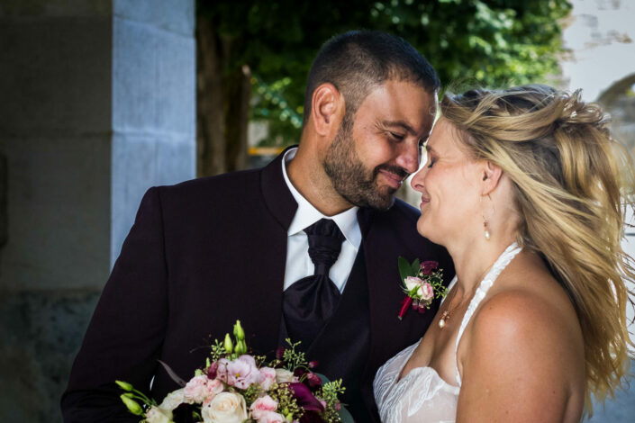 Photographe de mariage - Haute-Savoie - Annecy - Minzier - Genève - photos en extérieur Minzier - Frangy - Val des usses - Viry - Valleiry - photos de couple mariés - à Fort l'écluse