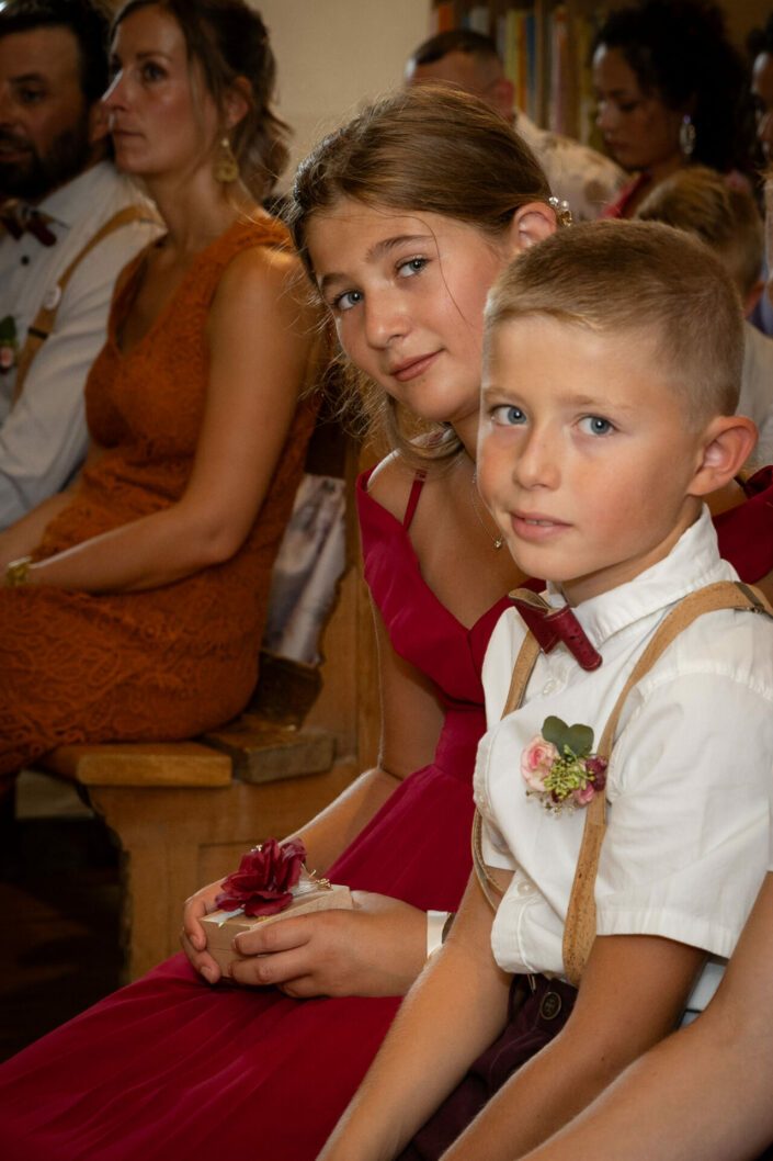 Photographe de mariage - Haute-Savoie - Annecy - Minzier - Genève - photos en extérieur Minzier - Frangy - Val des usses - Viry - Valleiry - cérémonie de mariage mairie et église