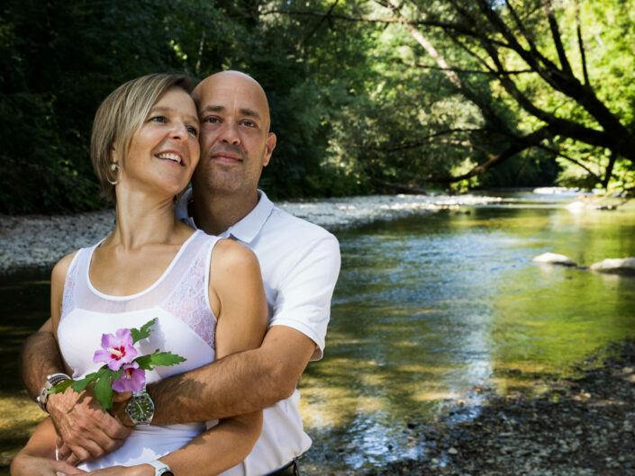 Photographe de portrait de couple - Haute-Savoie - Annecy - Minzier - Genève - photos en extérieur Minzier - Frangy - Val des usses - Viry - Valleiry - en studio photo à Minzier Haute-Savoie